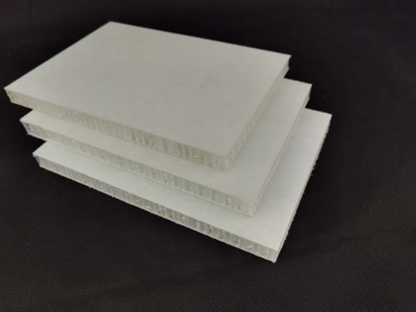 PP聚(jù)丙烯基材CFRT纖維(wei)增強熱塑複合(hé)材料的優勢