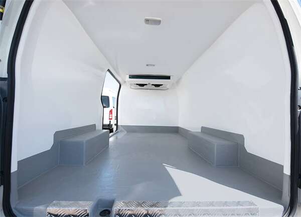 CFRT複合闆(pan)蒙皮冷藏(cáng)車具有良(liang)好冷藏密(mì)封效果